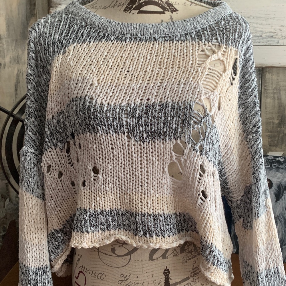 NEW WildFox Knit Crop Open Back Sweater Small